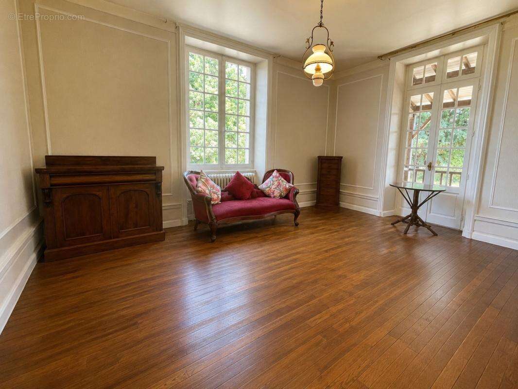 Très Belle maison de caractère  dans parc de 26900 m2 - photo 10
