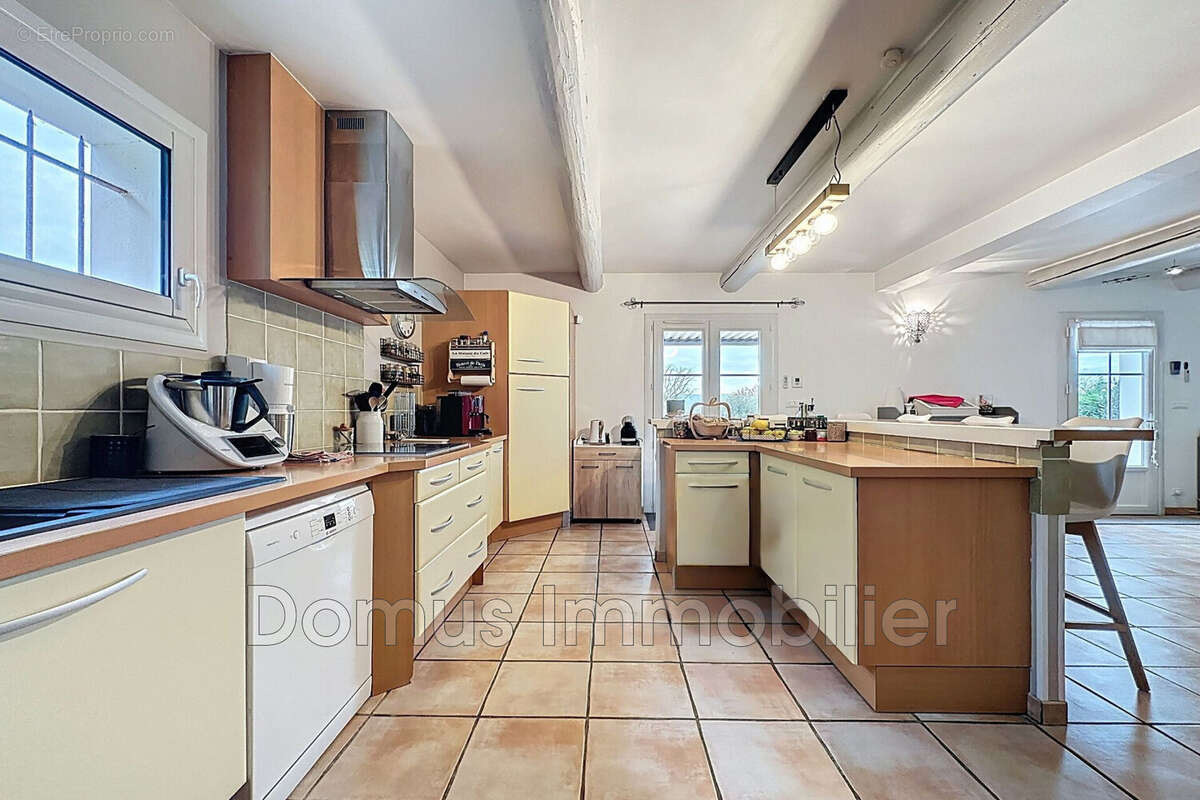 Maison à CHATEAUNEUF-DE-GADAGNE