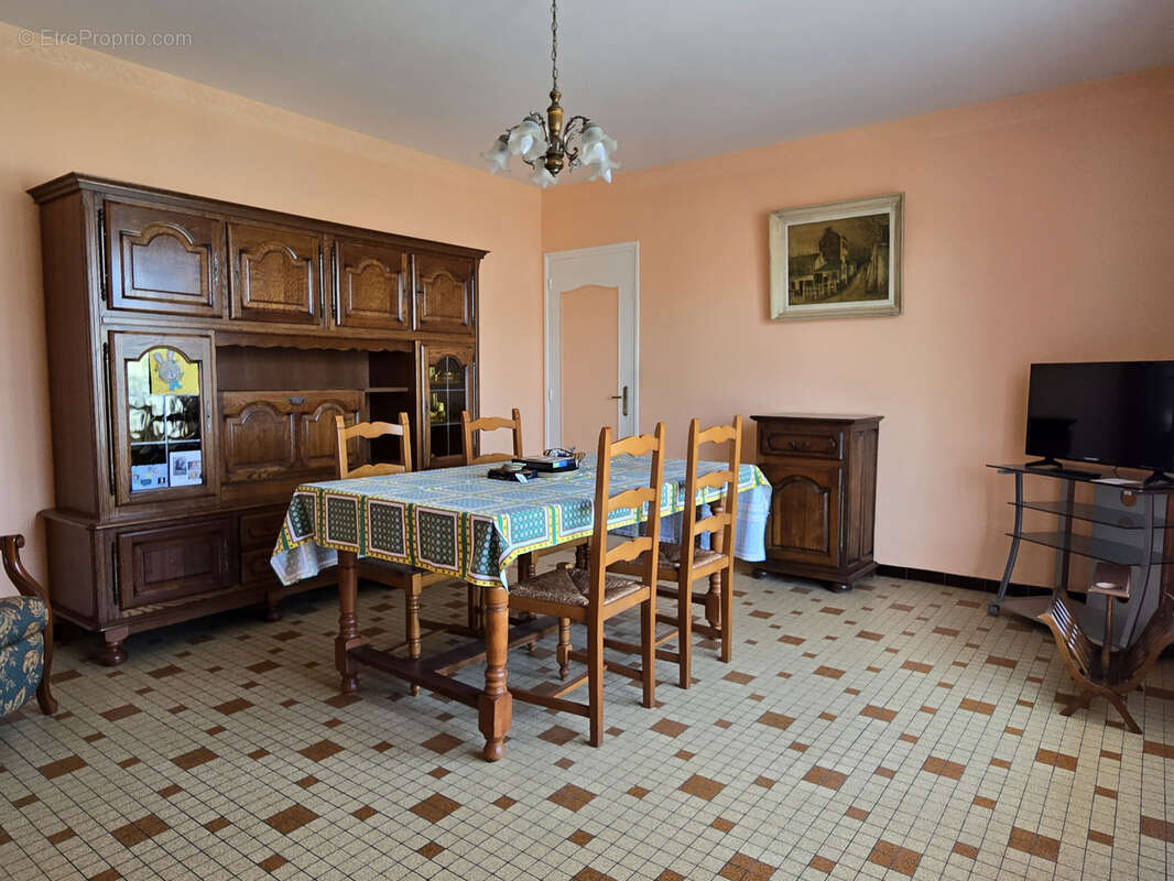 Maison à ECHILLAIS