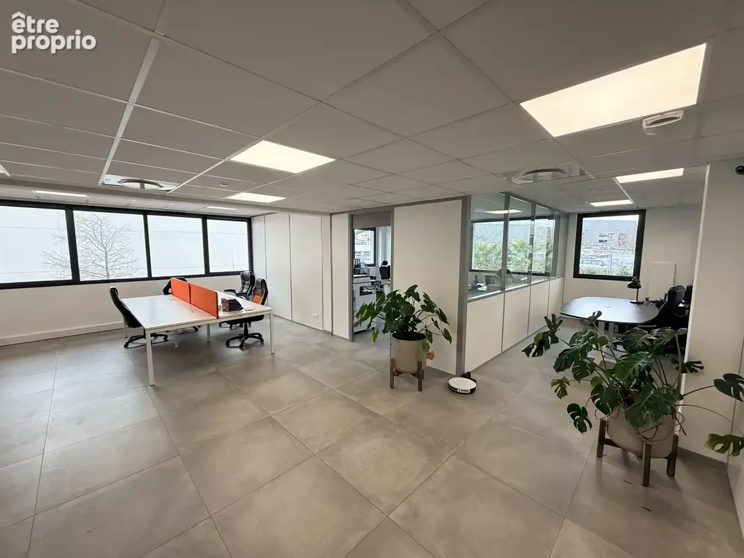 Bureaux 96 m2 à Fréjus - photo 2