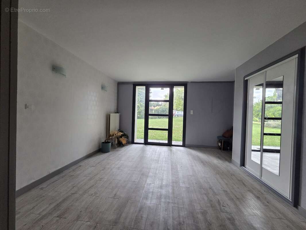 Maison à SAINT-JUST-LE-MARTEL