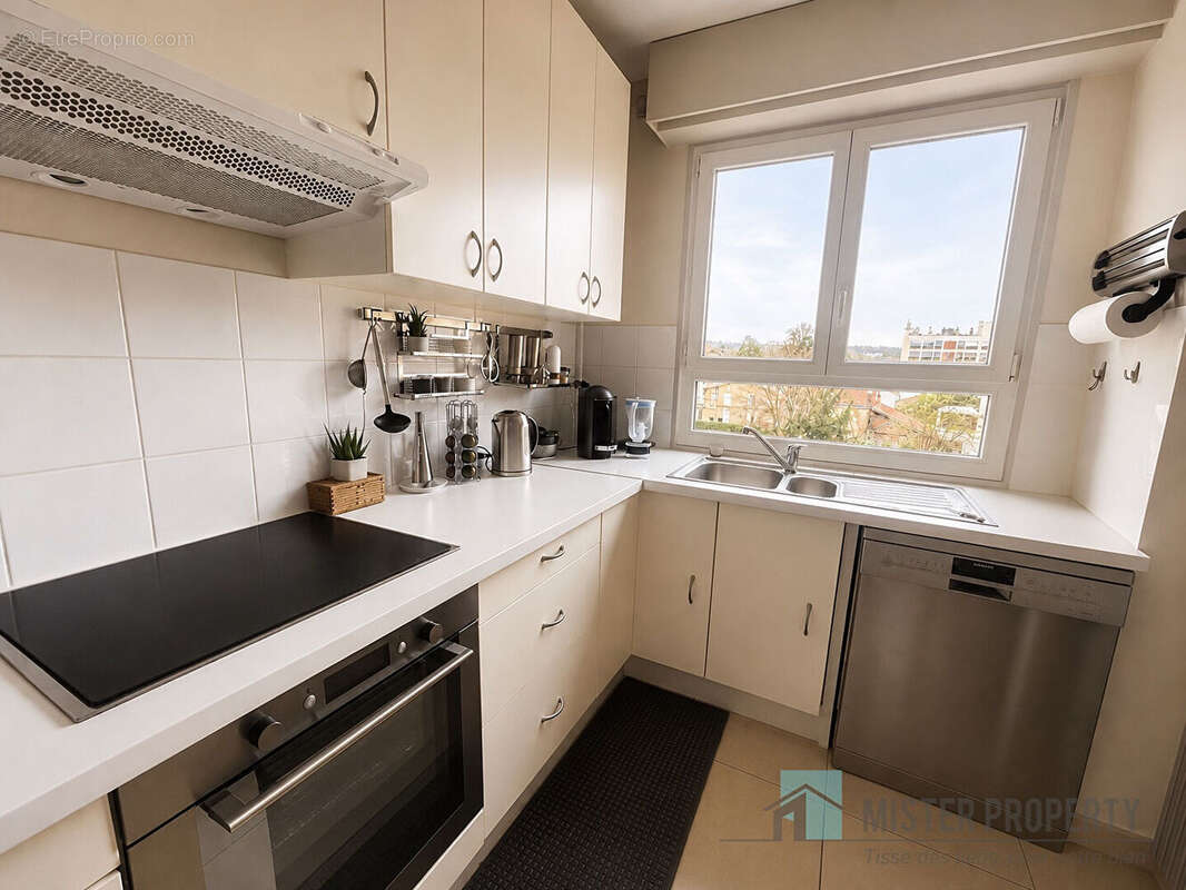 Rueil-malmaison / 2 pieces - 51 m2 / centre ville / balcon - cave - parking - photo 5