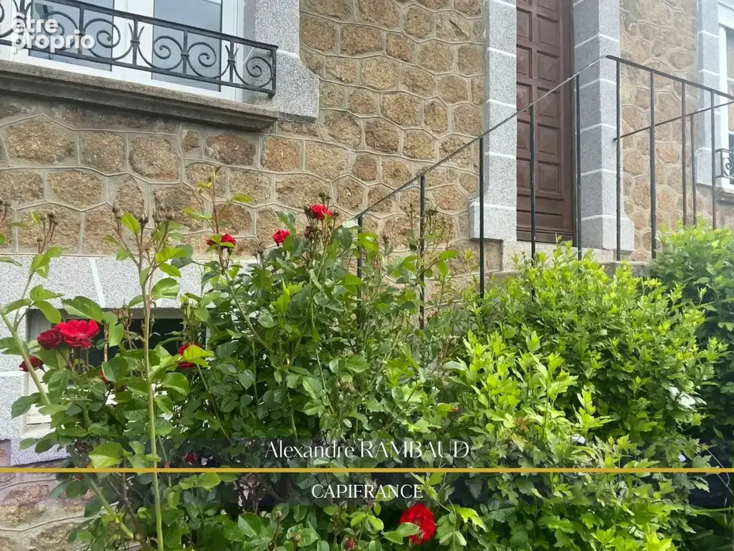 Maison de ville à FOUGERES (35) - photo 2