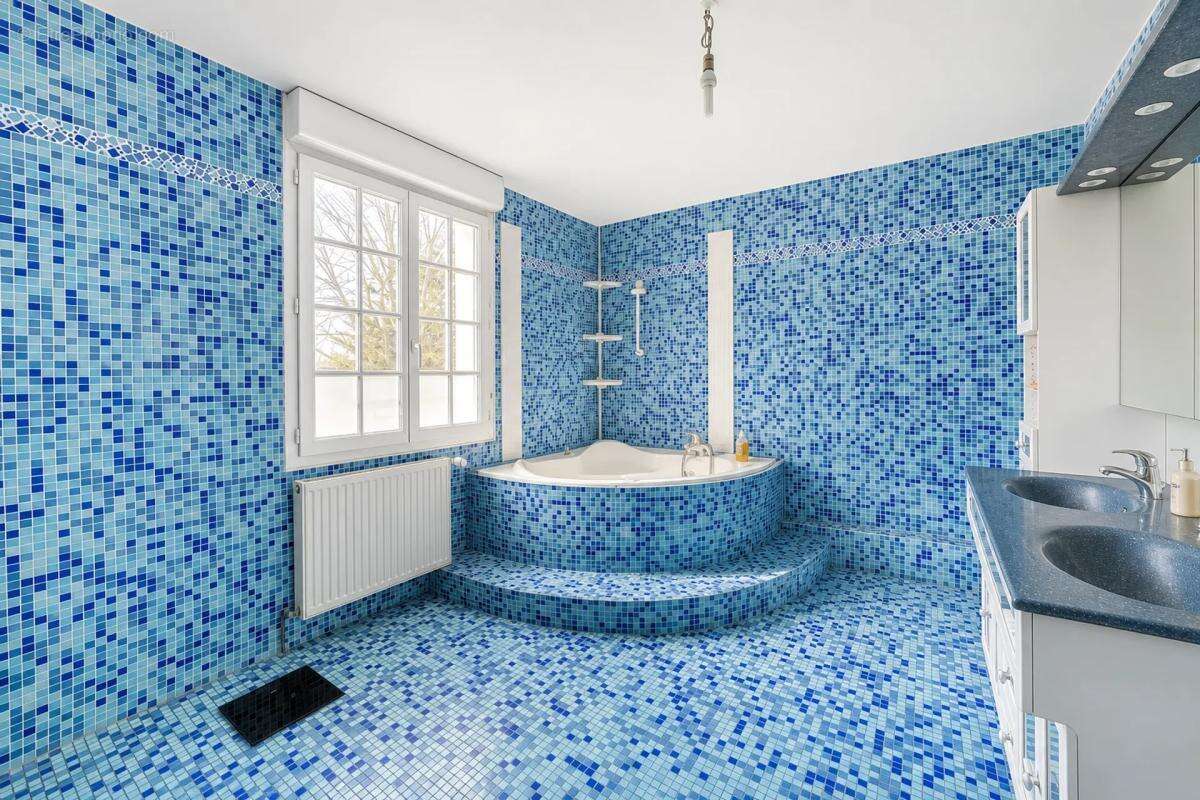 Maison individuelle de 7 pièces de 220m² en vente à Sarcelles - Idéal pour les familles - photo 11