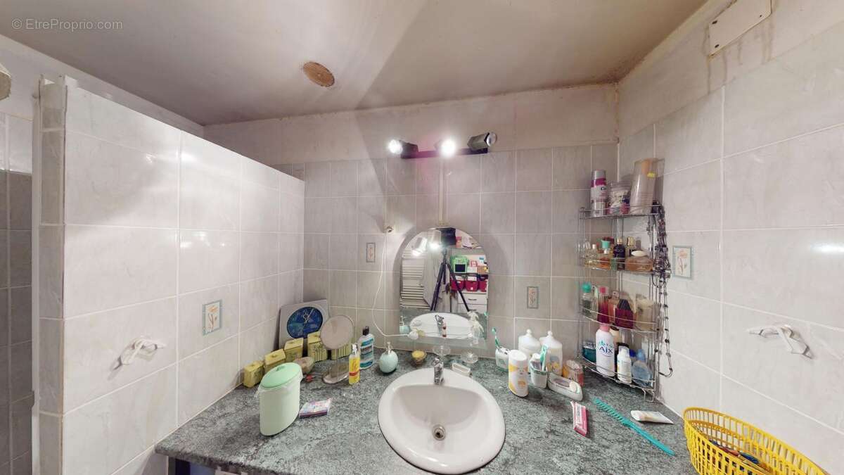 Maison à SENS-BEAUJEU