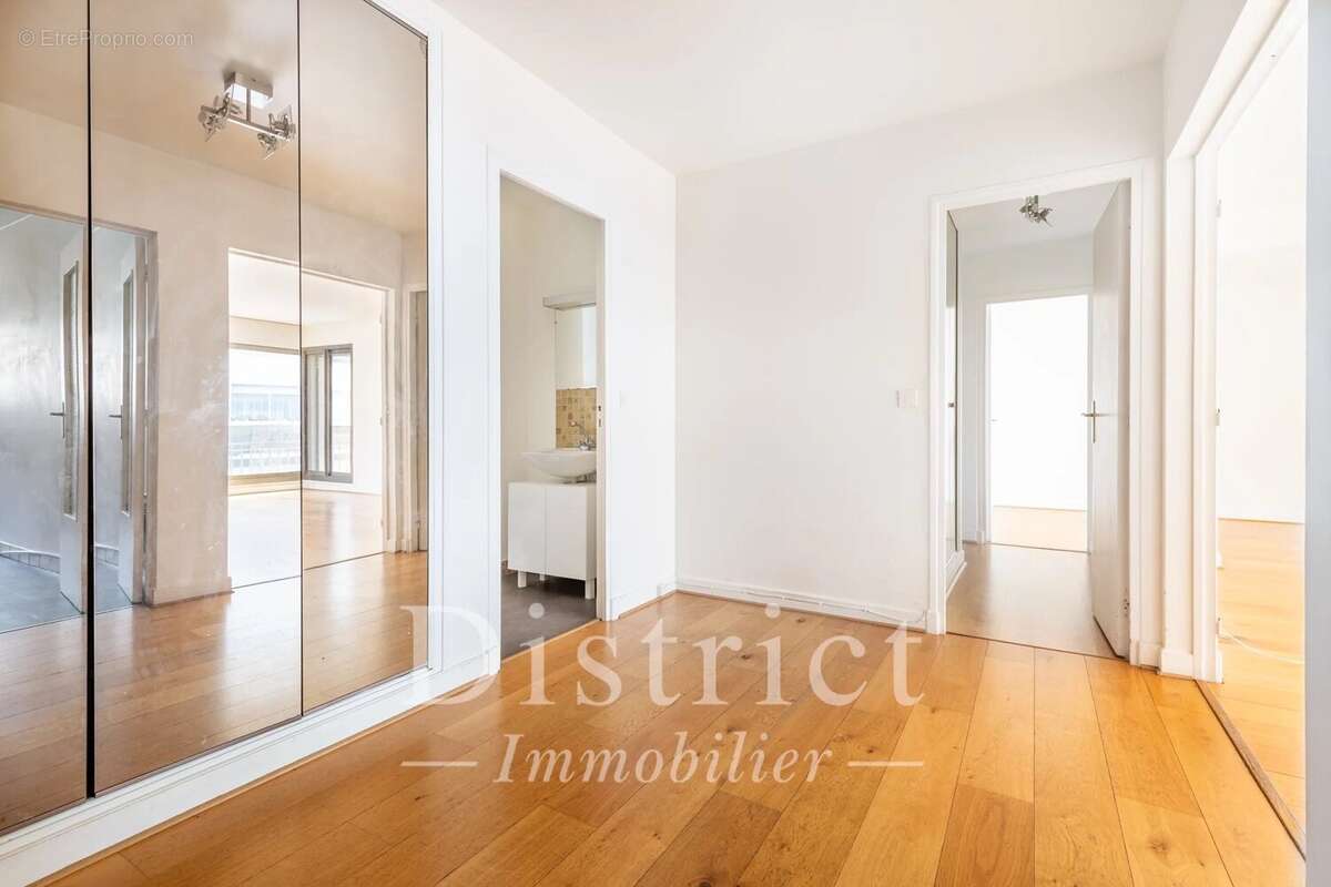 Appartement à PARIS-15E