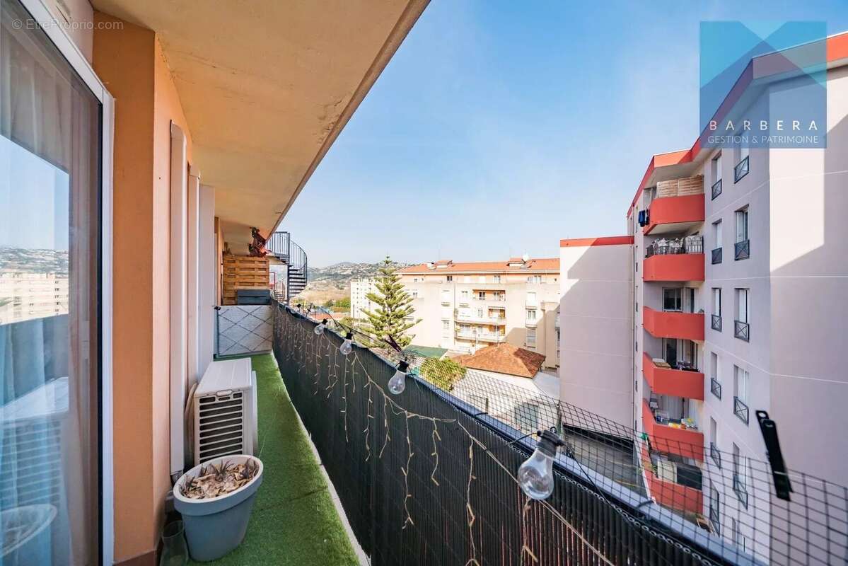 Appartement à SAINT-LAURENT-DU-VAR