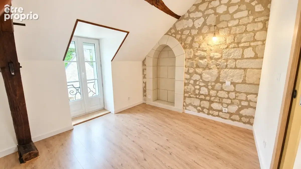 Maison en pierre 4 chambres, dépendances et 8 500 m2 de terrain - photo 4