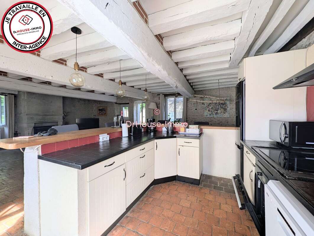 Maison 157 m² à Baccon  - photo 4