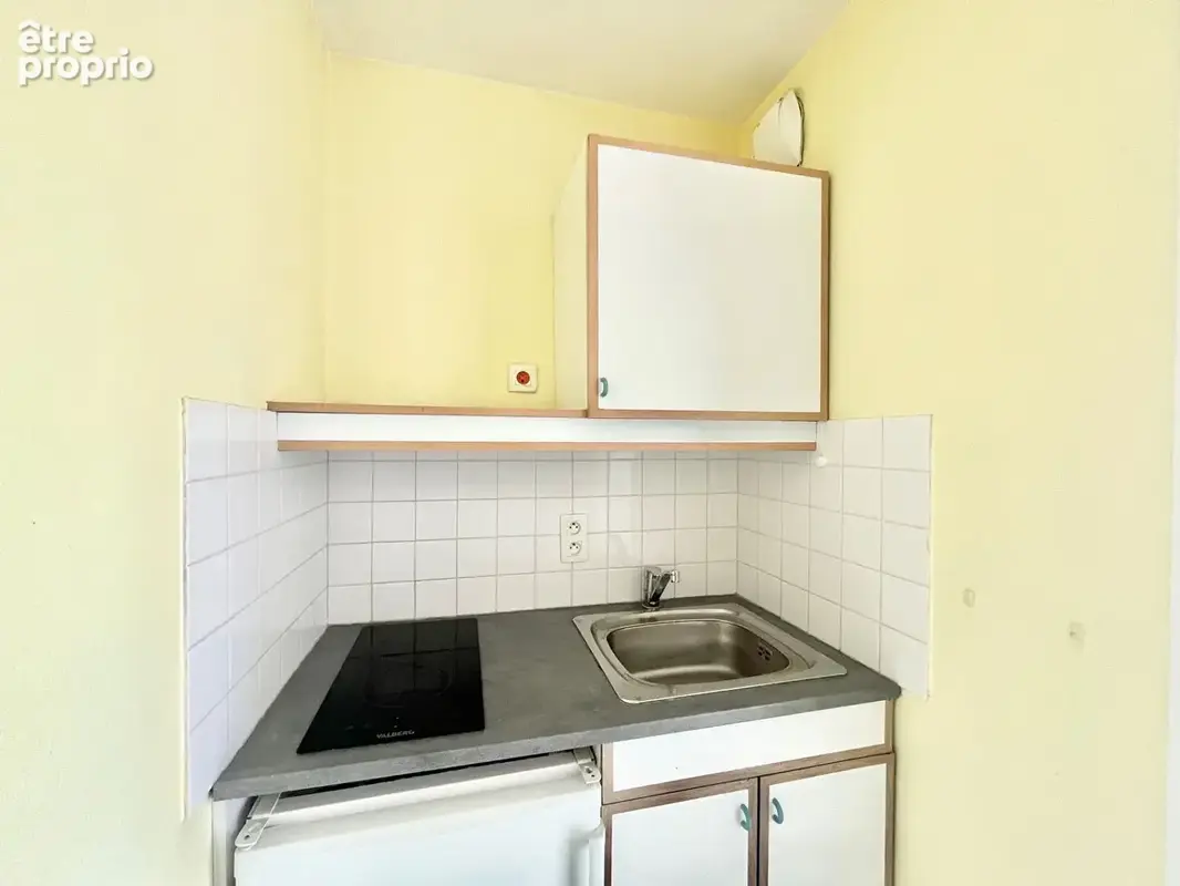 Appartement Caen 2 pièce(s) 33.32 m2 - vendu libre - place de parking privative - belle orientation - vue dégagée - photo 5
