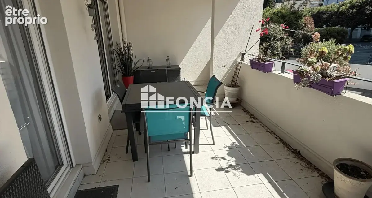 Dans un petit immeuble de standing, au calme et à proximité immédiate des commerces et commodités, découvrez cet agréable appart - photo 7