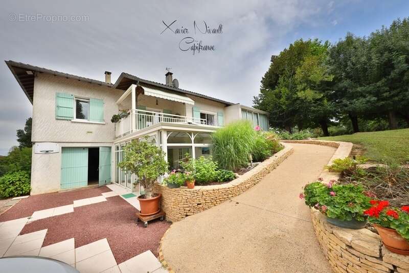 Maison à PONT-DE-VAUX