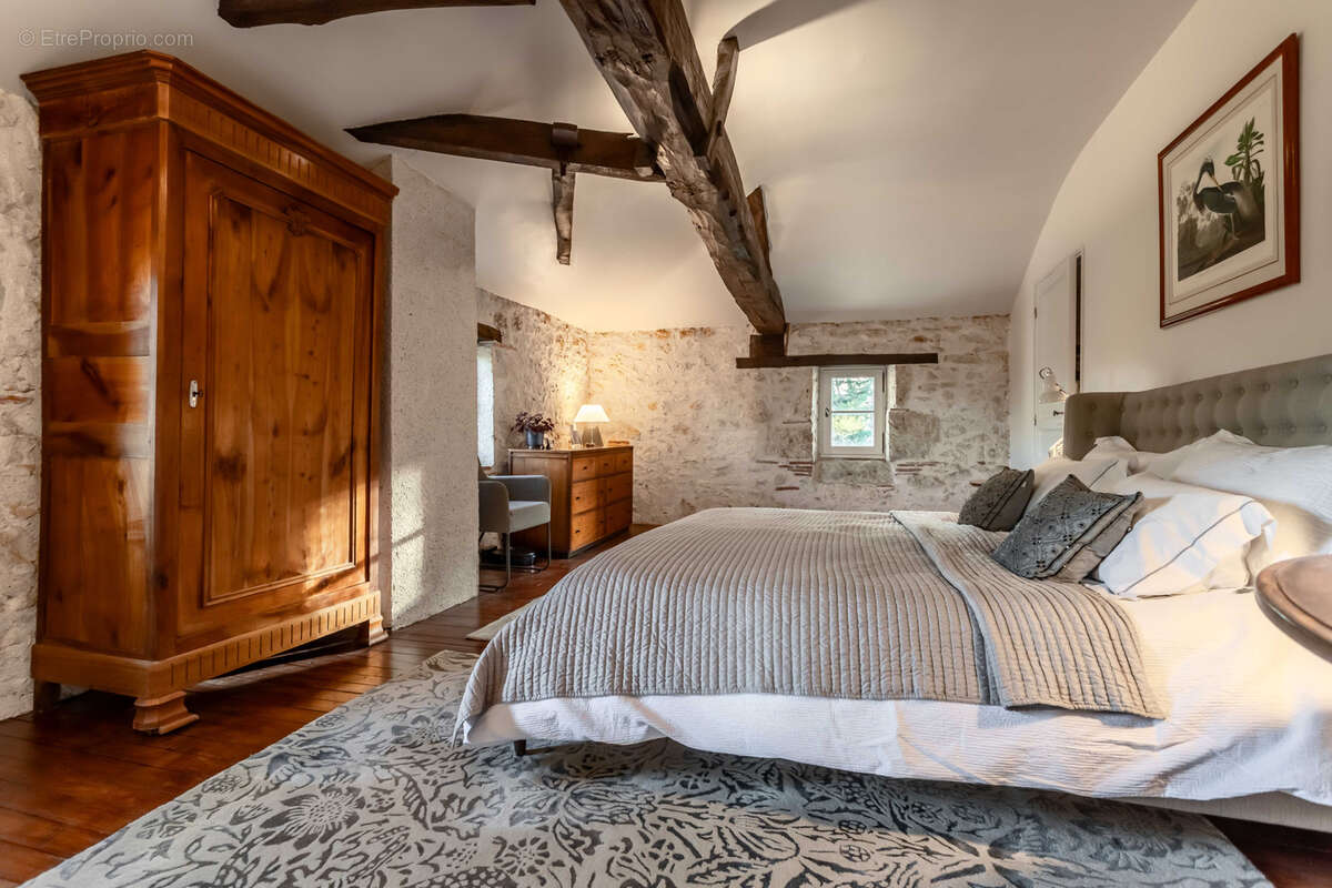 Maison à SAINTE-COLOMBE-DE-VILLENEUVE