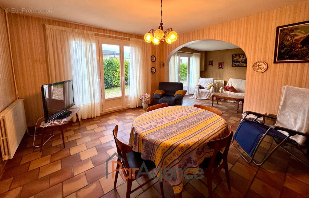 Maison à VAUX-SUR-MER