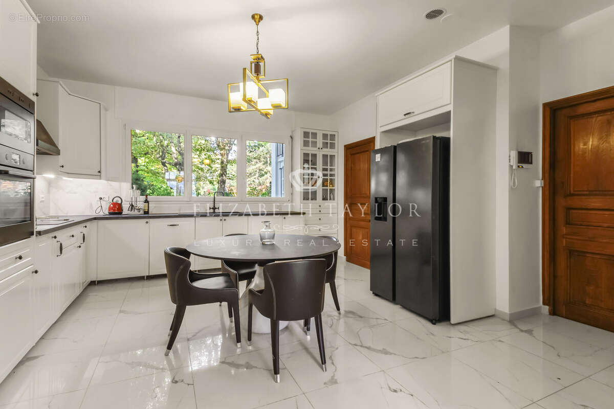 Maison à LE VESINET