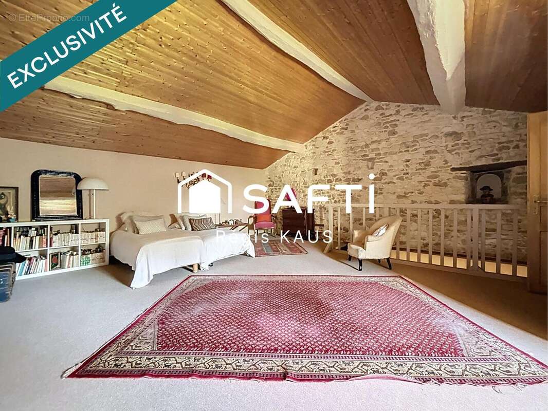 Maison 177 m² à Saint-Martin-Lars-En-Sainte-Hermine  - photo 9