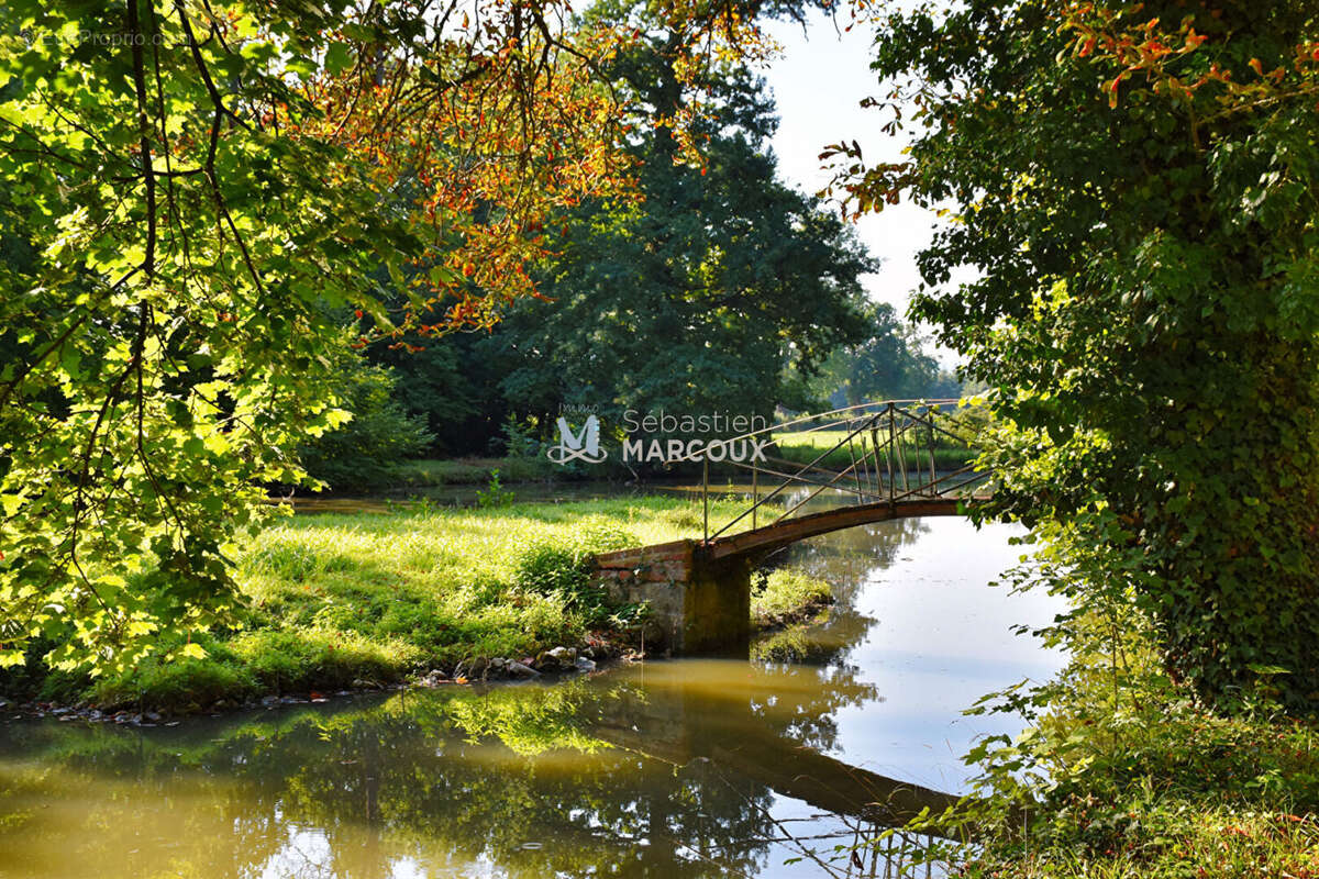 Maison à SURY-LE-COMTAL