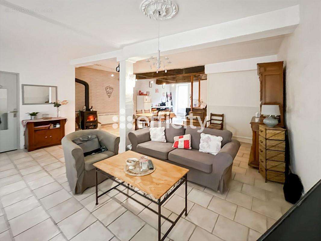 Maison à SAINT-CERNIN-DE-LABARDE