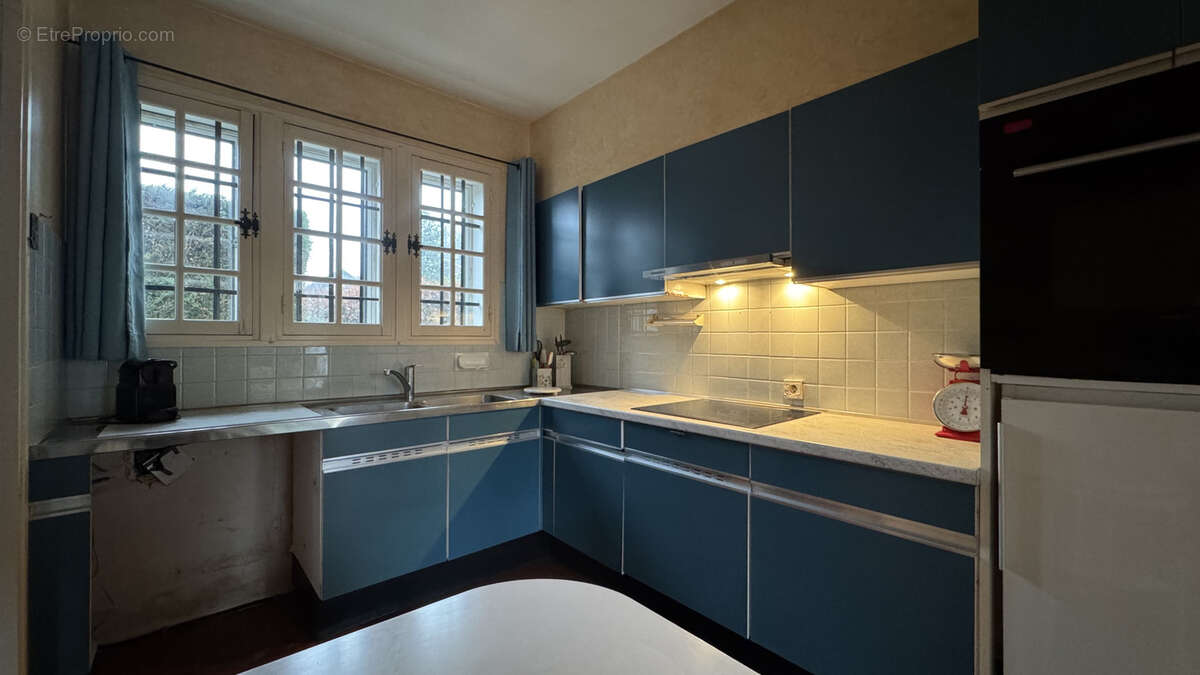 Maison à PUGNY-CHATENOD