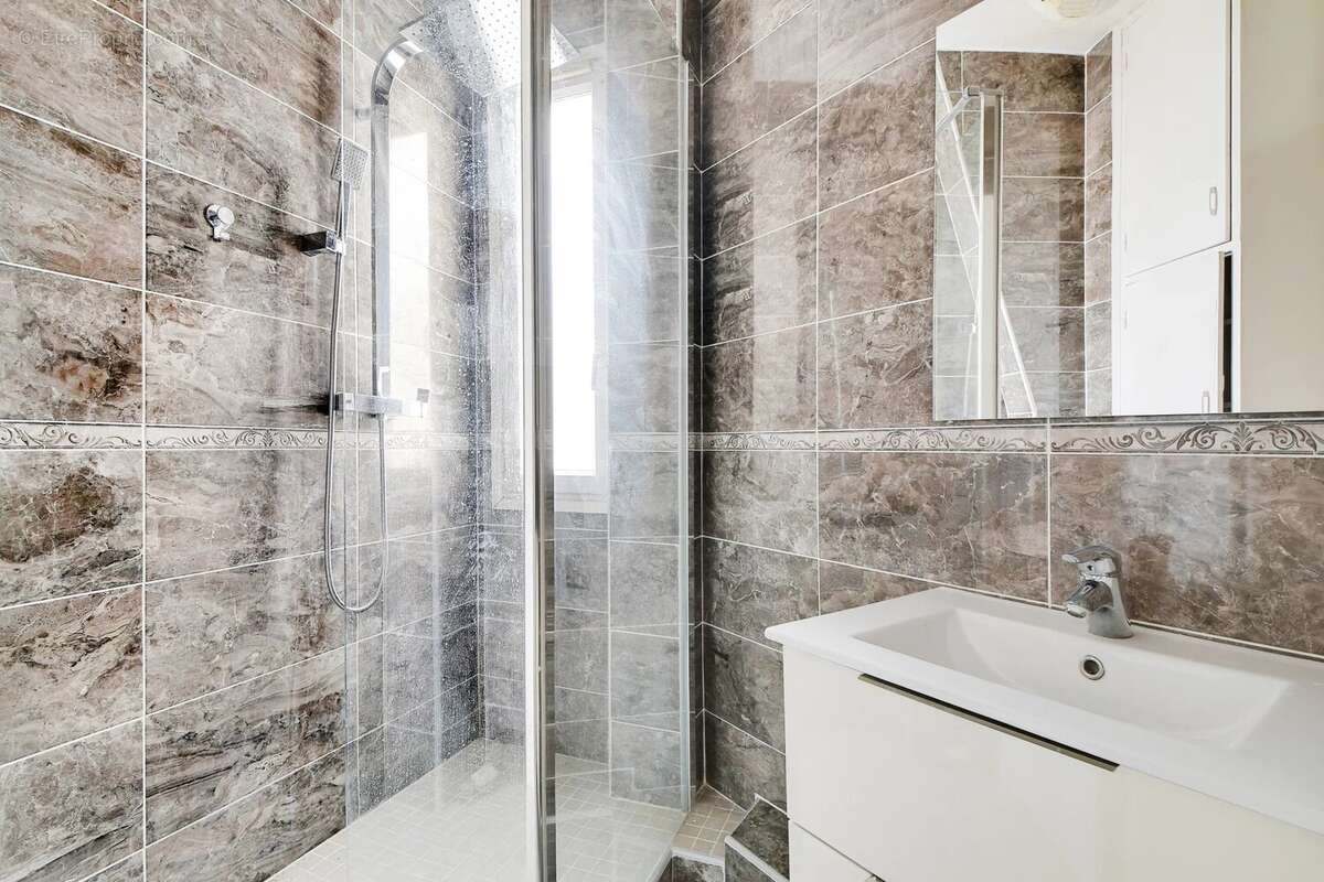 Appartement à PARIS-18E