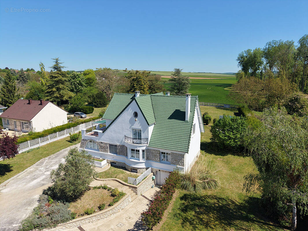 Maison à COURLON-SUR-YONNE