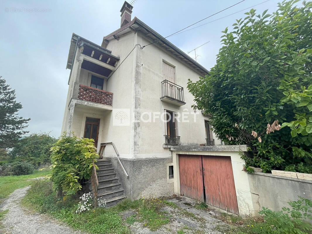 Maison à LONS-LE-SAUNIER