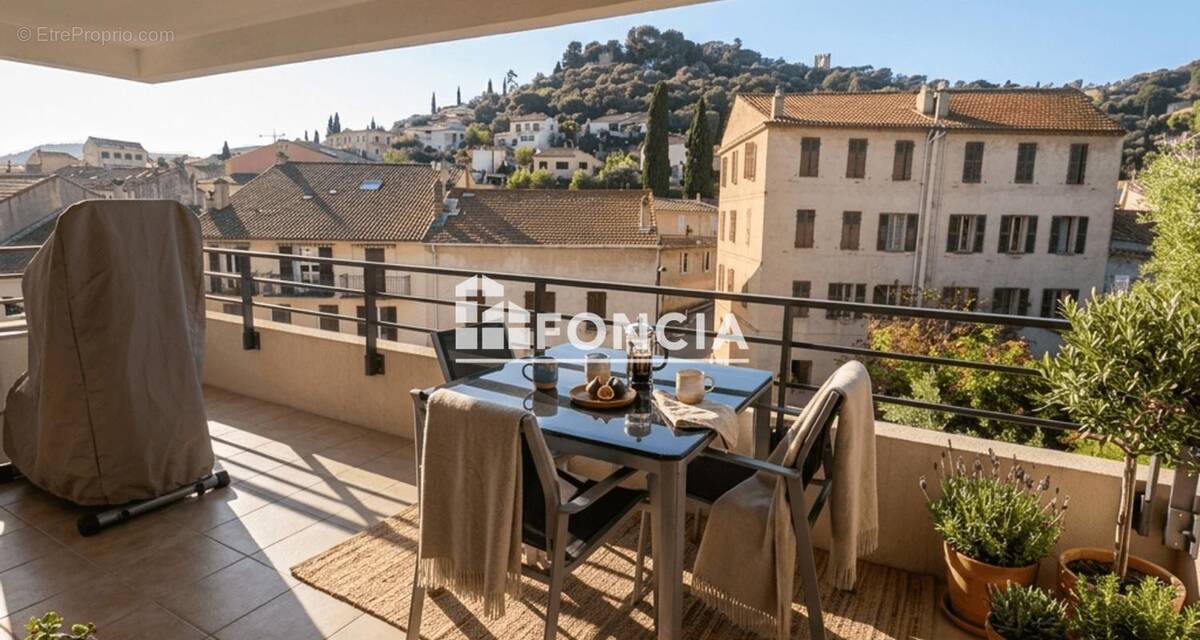 Appartement à HYERES