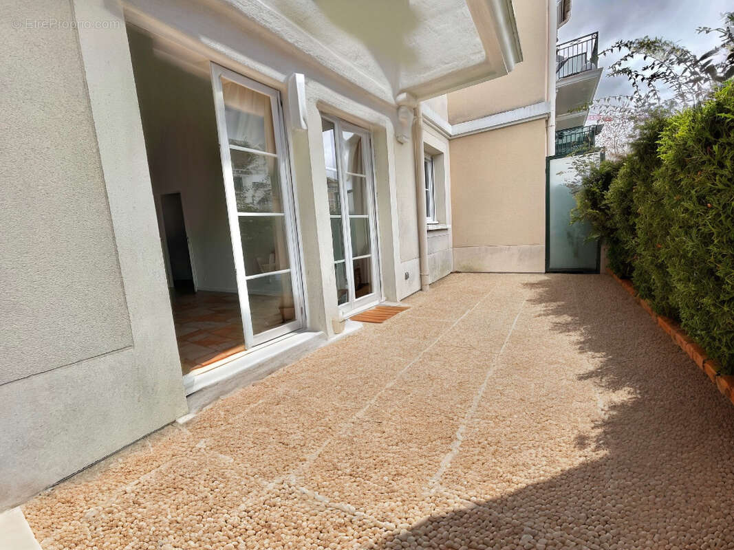 Appartement à LE PLESSIS-PATE