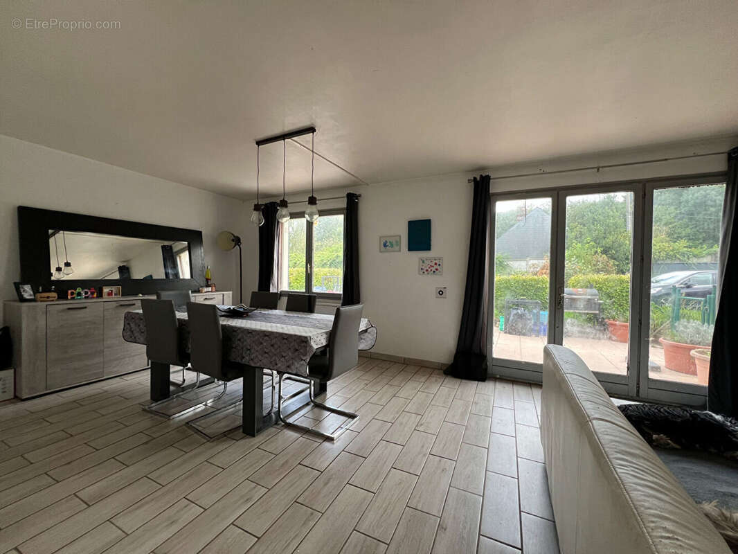 Maison à FONTAINE-SOUS-PREAUX