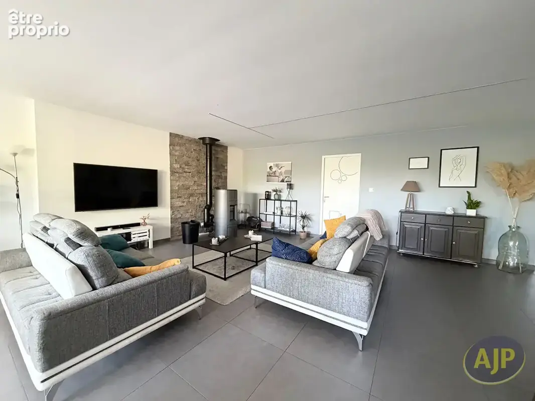 Maison  6 pièce(s) - photo 2
