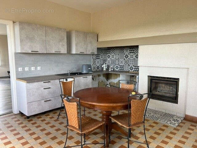 Maison 200 m² à Carrere  - photo 8