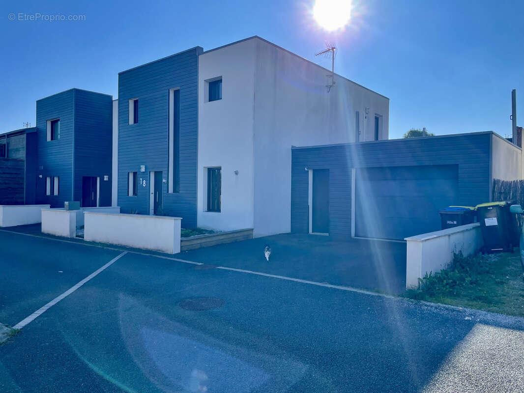 Maison à SAINTE-SOULLE