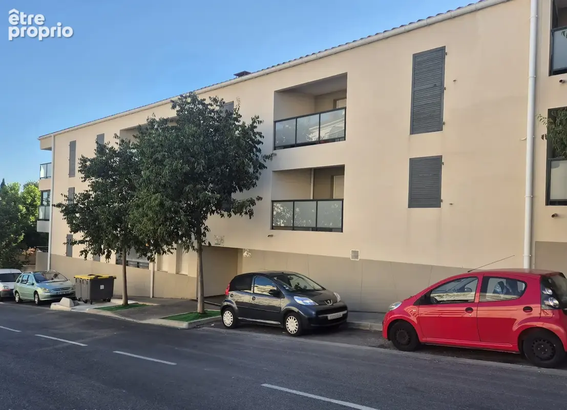 La Seyne-Sur-Mer / idéal 1er achat ou investissement locatif - T2 environ 40m2 terrasse, ascenseur + pkg privé - photo 6