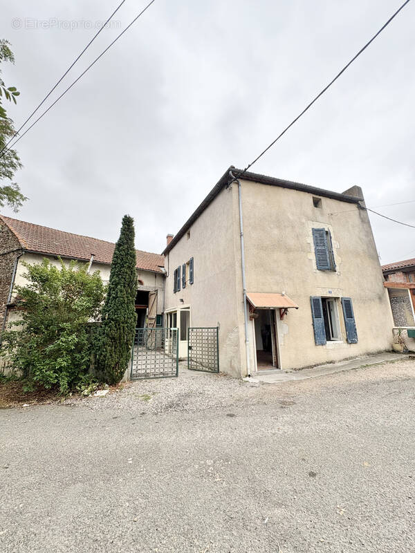 Maison à SAINT-MYON