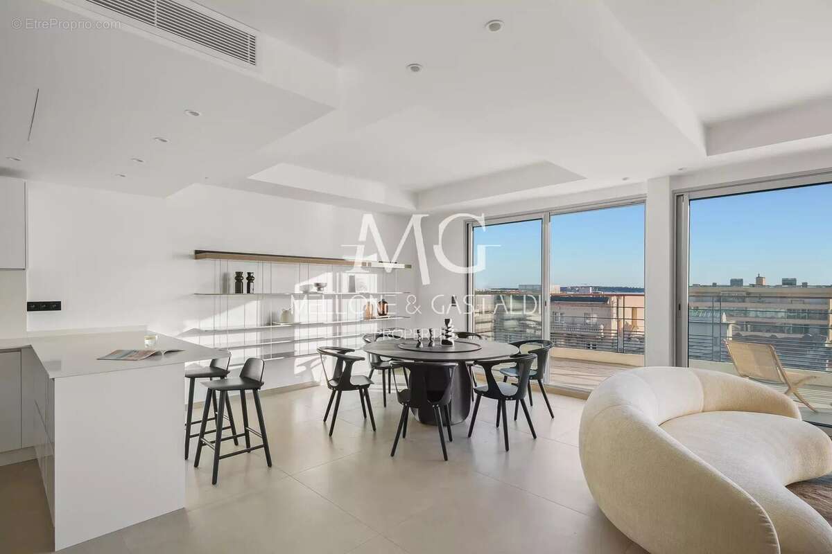 Cannes centre – penthouse d’exception – roof top – vue mer panoramique – 117 m² – 2 parkings - photo 22