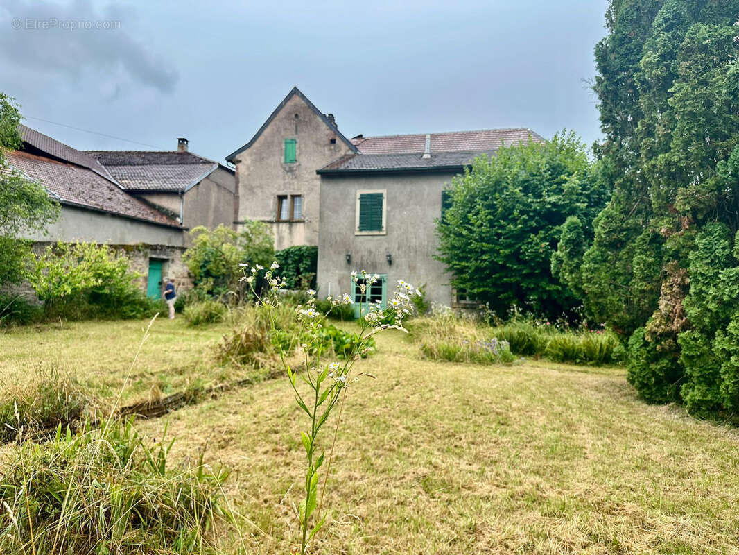 Maison à GRANGES-LE-BOURG