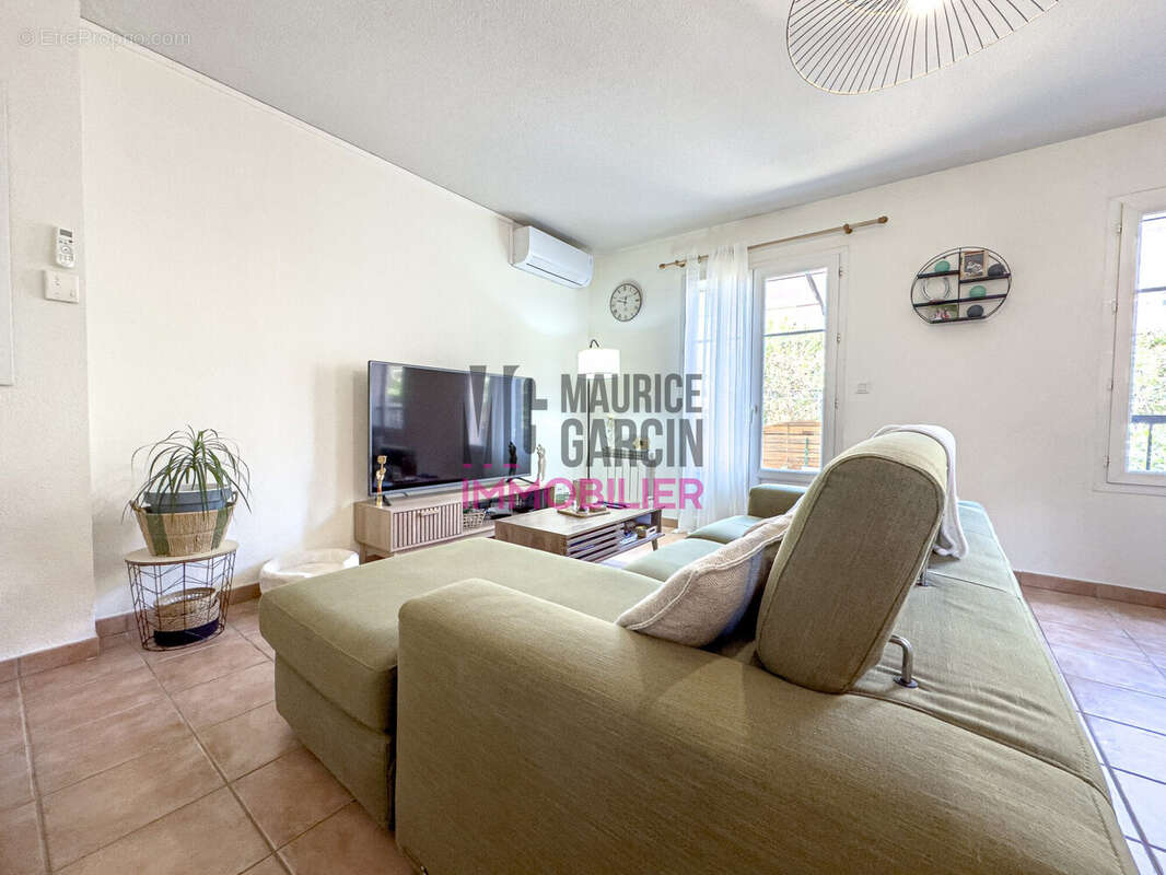 Salon  - Maison à LORIOL-DU-COMTAT