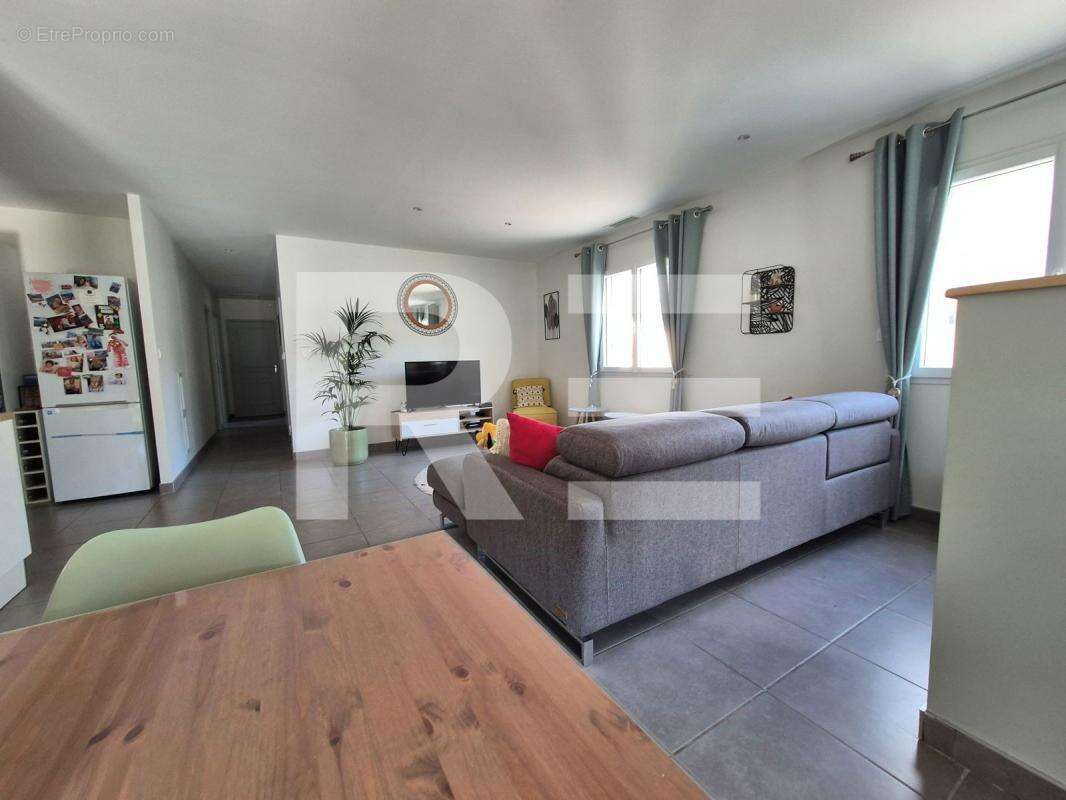 Maison à CAVEIRAC