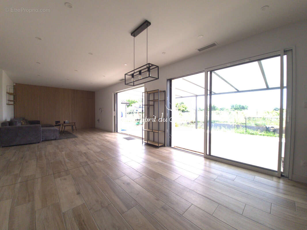 Maison 159 m² à Coufouleux  - photo 3