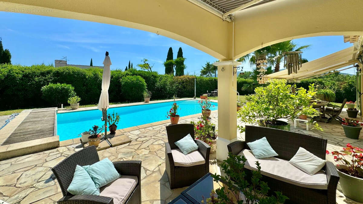 Maison à FAYENCE