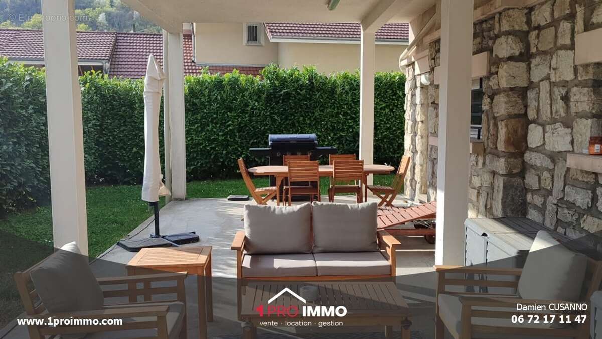 terrasse - Maison à VAULNAVEYS-LE-BAS