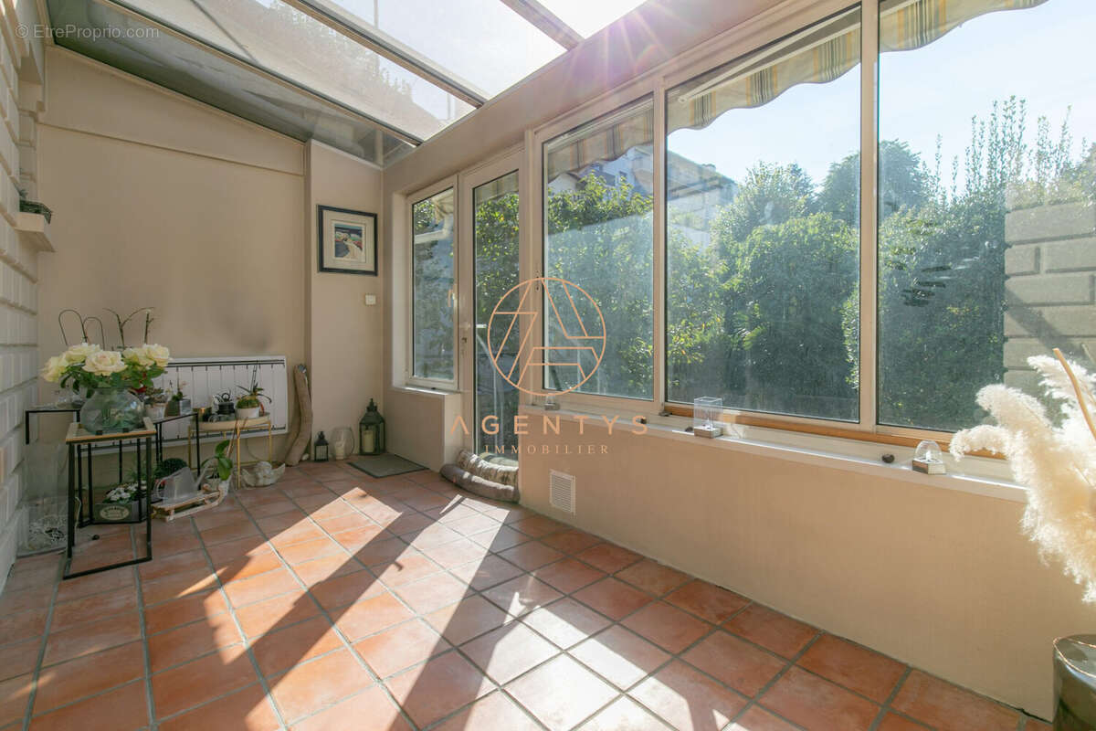 Maison à SAINT-MAUR-DES-FOSSES