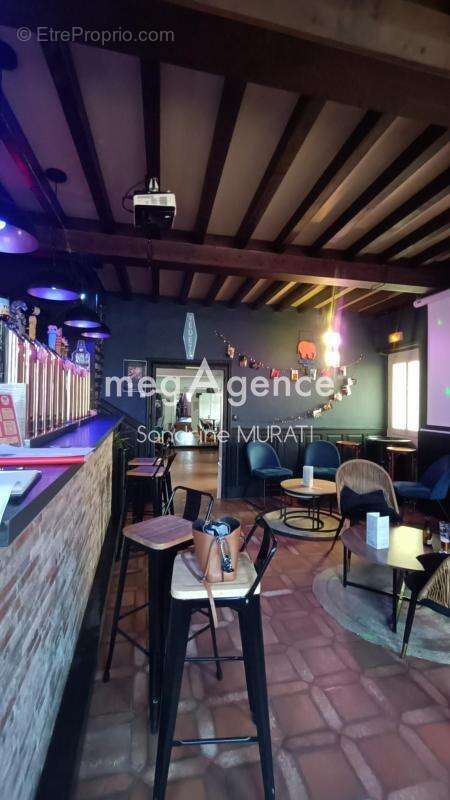 Commerce à PRE-EN-PAIL