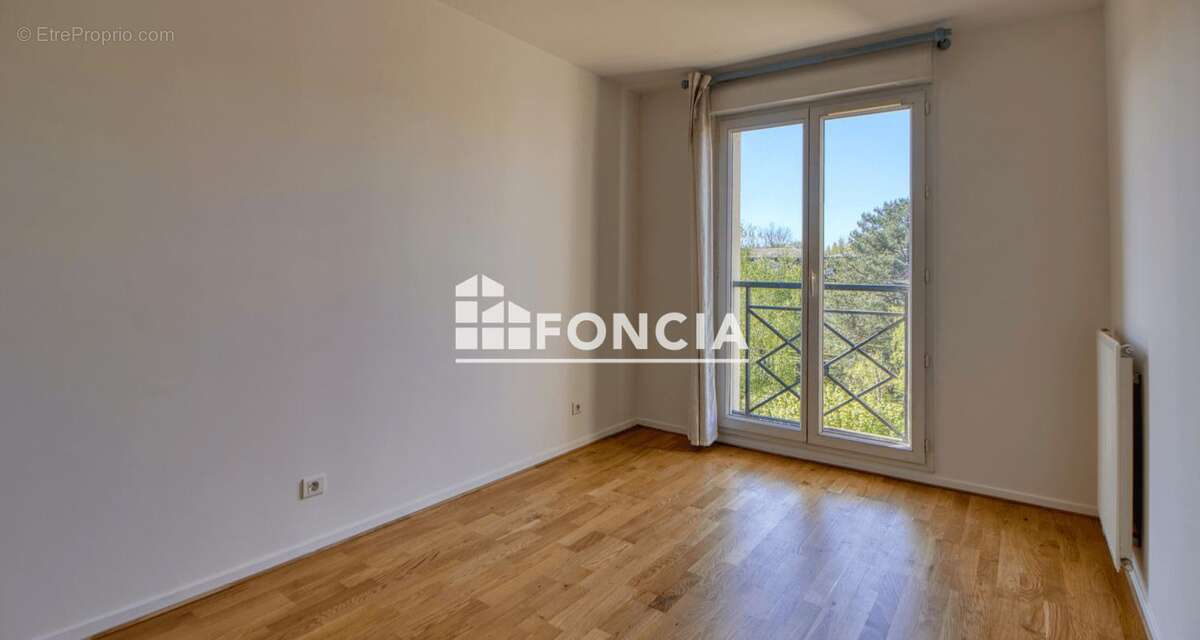 Appartement à VERNEUIL-SUR-SEINE
