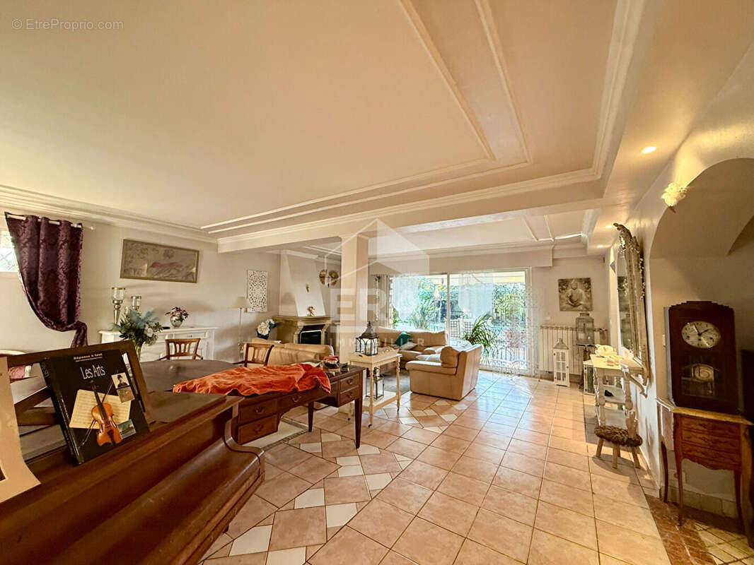 Maison à MOUGINS