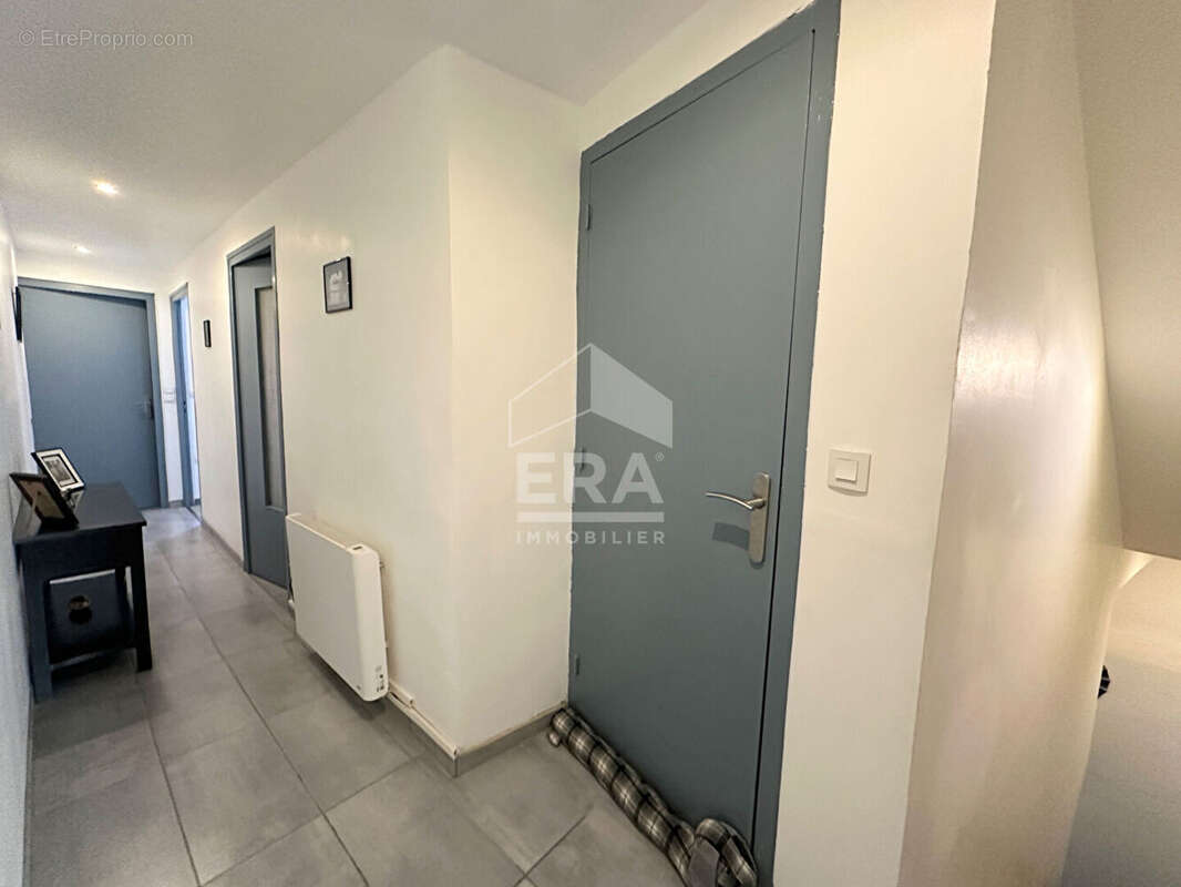 Maison à SAINT-LAURENT-DE-LA-SALANQUE