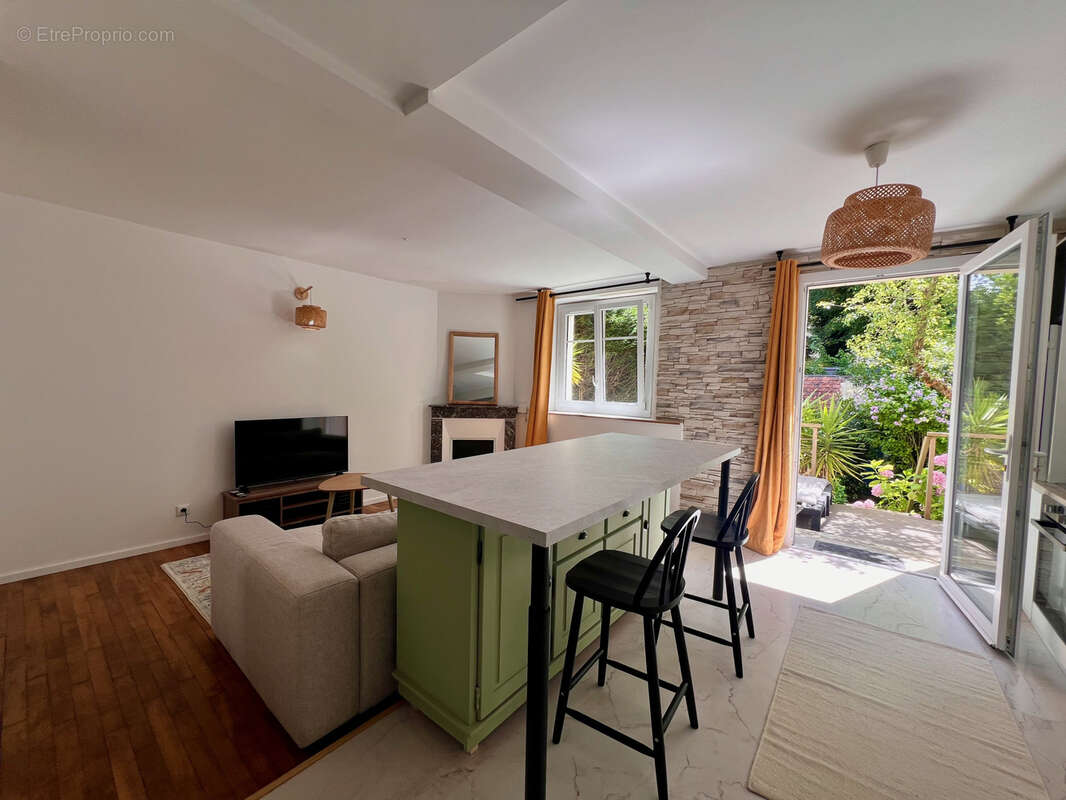Appartement rénové en centre-ville de lorient avec terrasse - photo 2