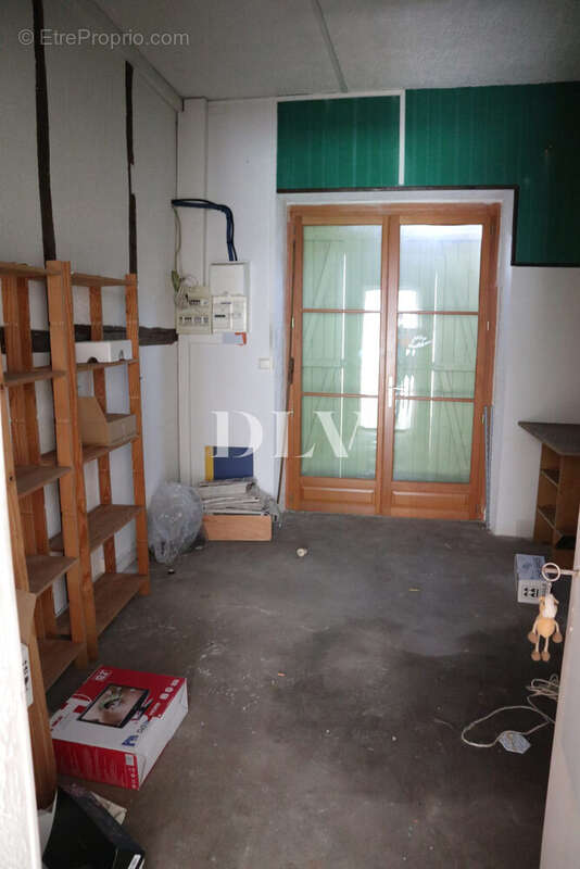 Commerce à FONTAINEBLEAU