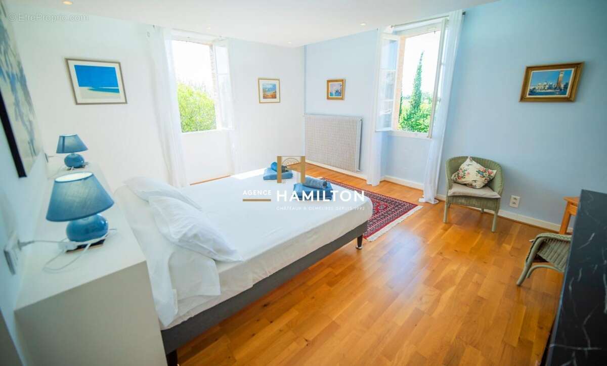 Maison à LIVERS-CAZELLES