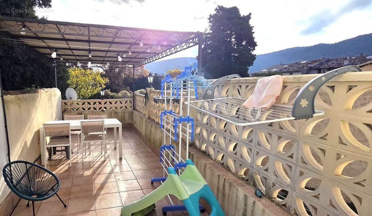 SIGNES-APPARTEMENT T4-A VENDRE-TERRASSE-3 - Appartement à SIGNES